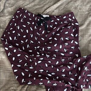 American Eagle 🦅 Burgundy Pajama Pants with Penguin Print